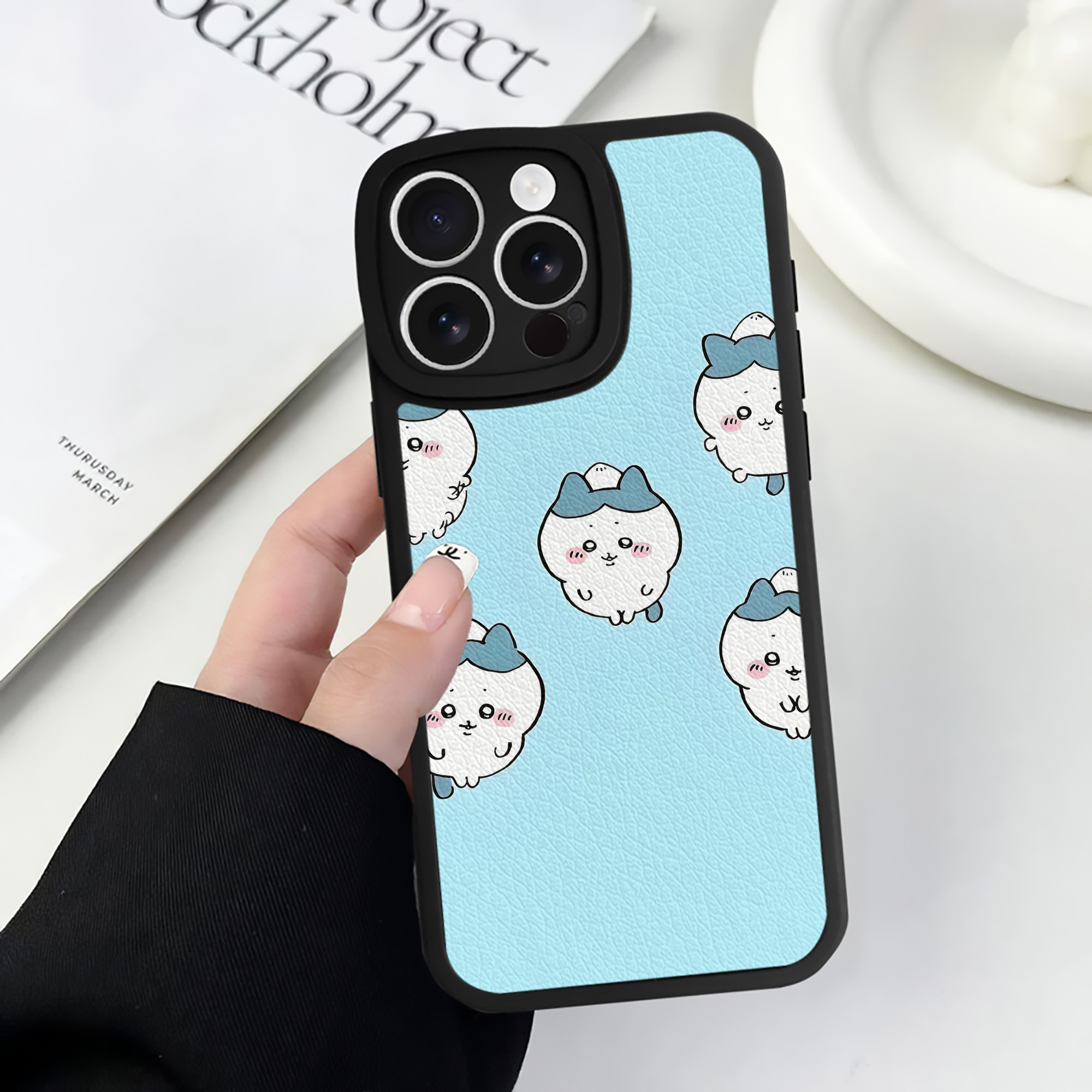 （画像用） ちいかわ Chii-kawa 【iPhone 16シリーズ対応】シリコンスマホケース（レザー調） 材質：シリコン